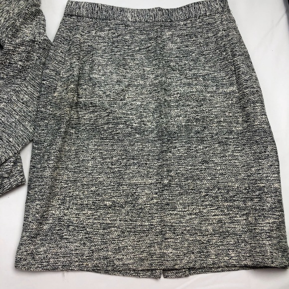 Neiman Marcus | White and Black Tweed 2 Piece Suit - Picture 3 of 8